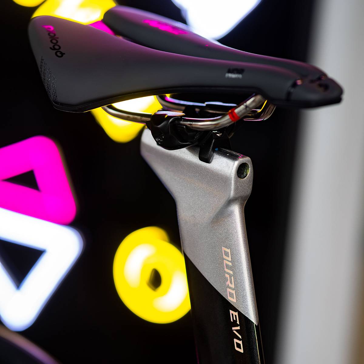 自転車本体 DURO EVO PRO LEGEND di2 DURO EVO DB PRO LEGEND